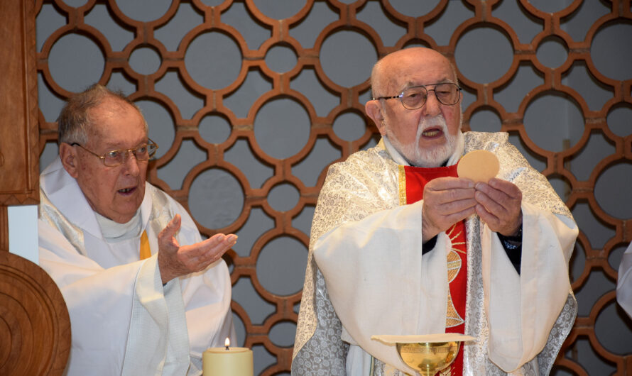 24 février 2023 à St Pierre : 60 ans d’ordination presbytérale des pères Claude Rémond et Pierre Kunegel (SMA).